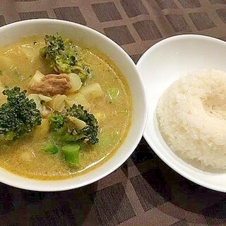 母の日にピリ辛！ツナ缶と白アスパラのグリーンカレー